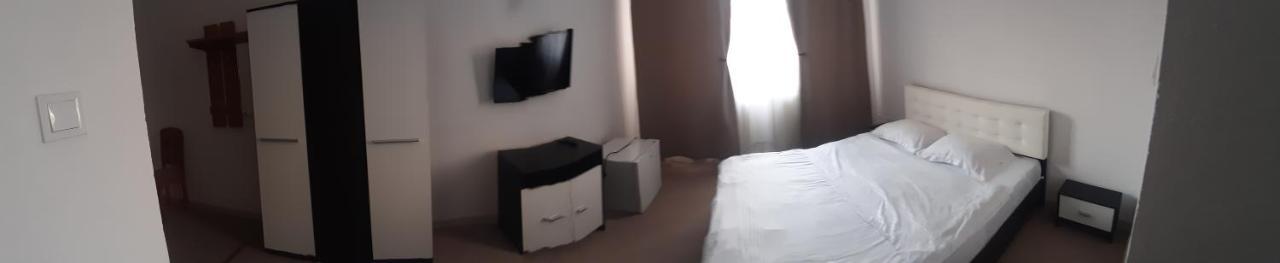 Casablanca Hostel Craiova Ngoại thất bức ảnh