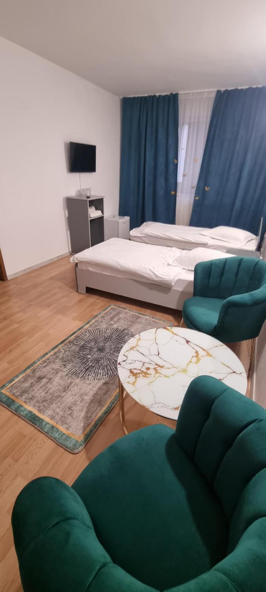 Casablanca Hostel Craiova Ngoại thất bức ảnh