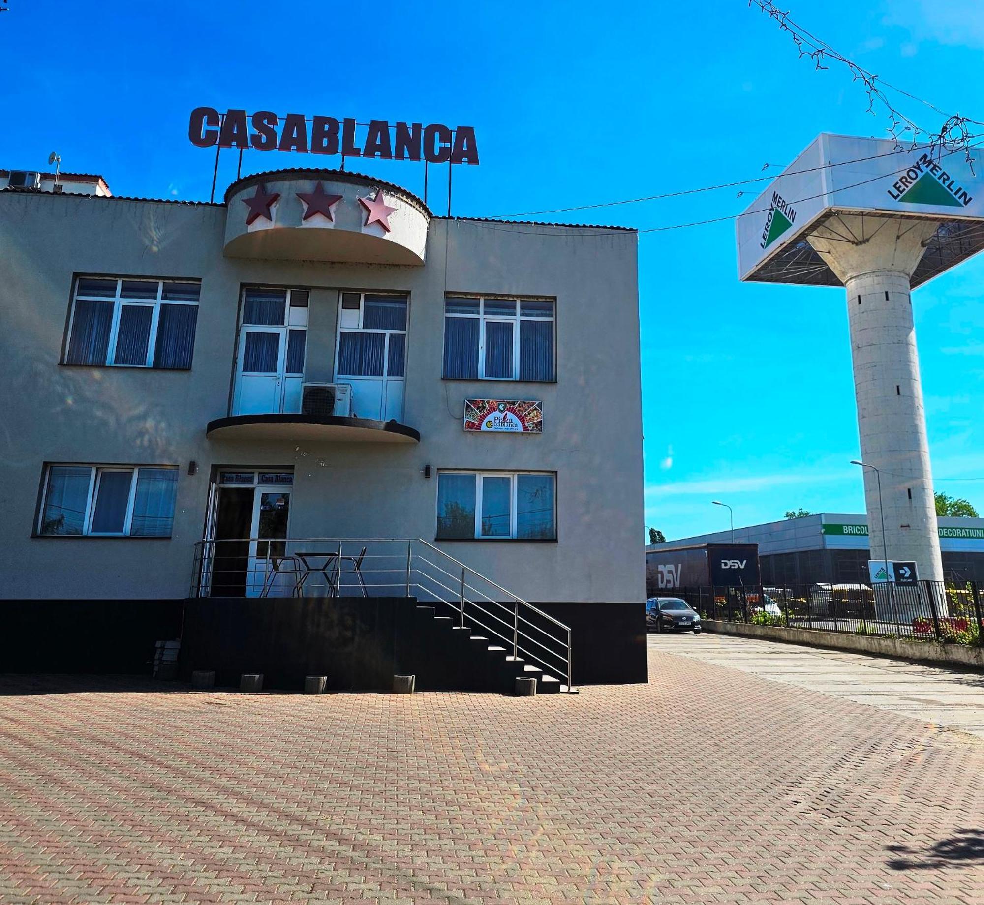 Casablanca Hostel Craiova Ngoại thất bức ảnh