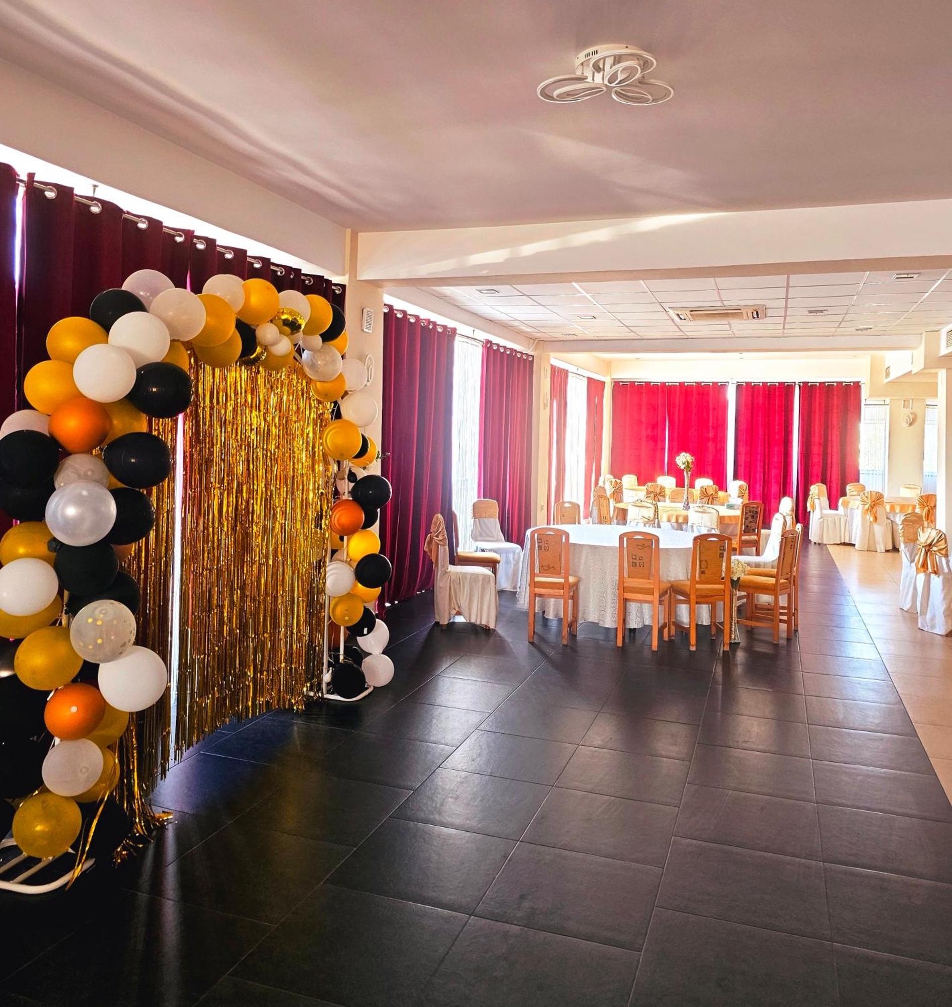 Casablanca Hostel Craiova Ngoại thất bức ảnh