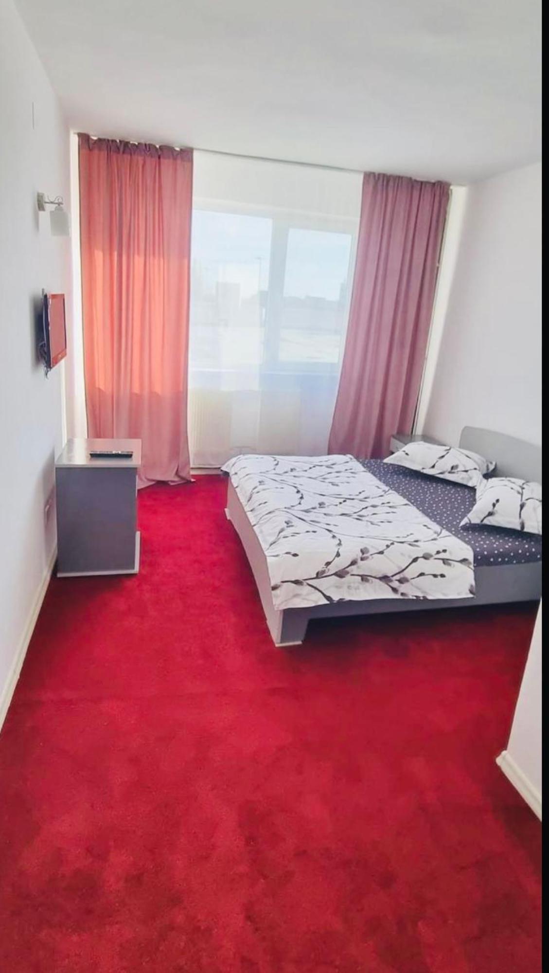 Casablanca Hostel Craiova Ngoại thất bức ảnh
