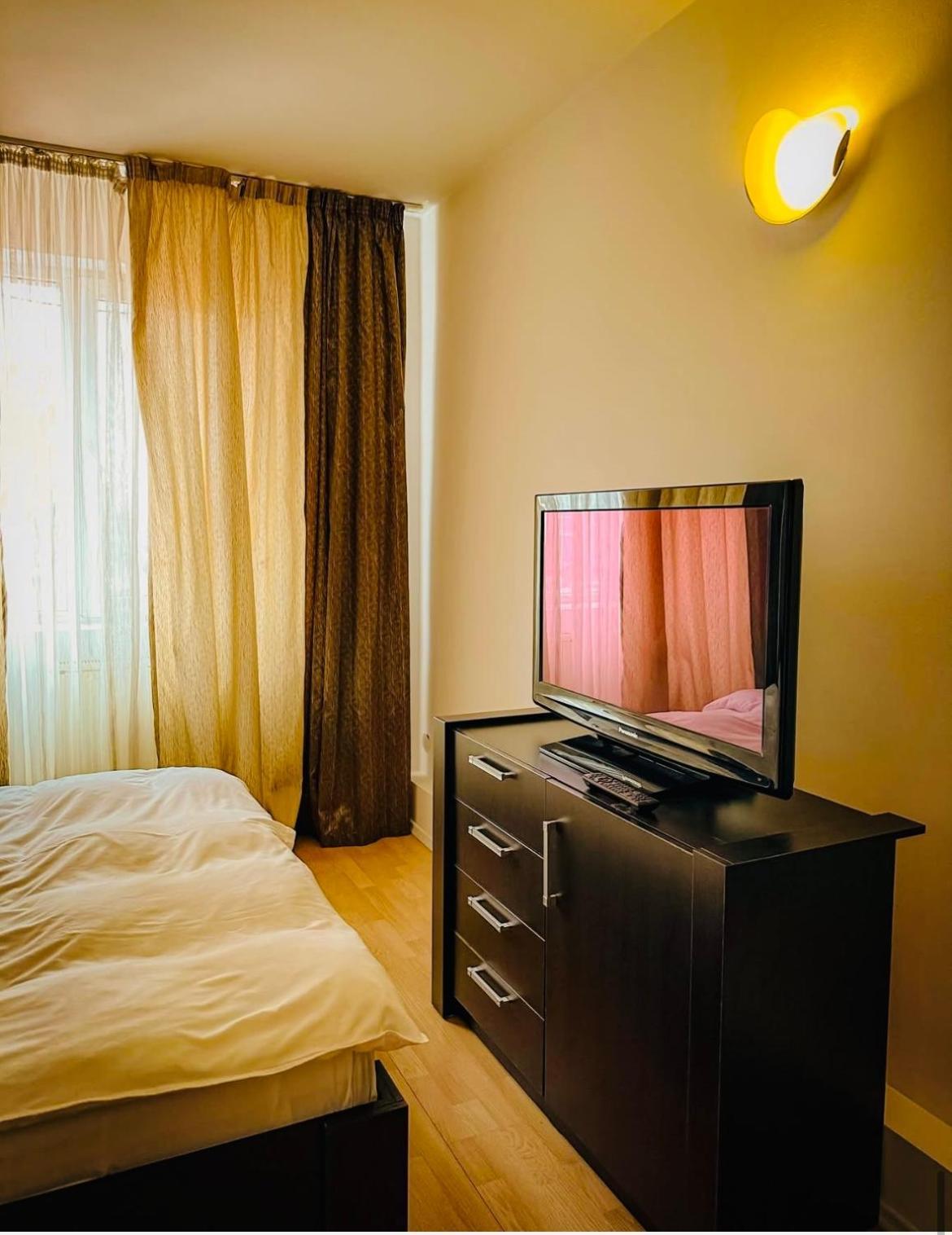 Casablanca Hostel Craiova Ngoại thất bức ảnh